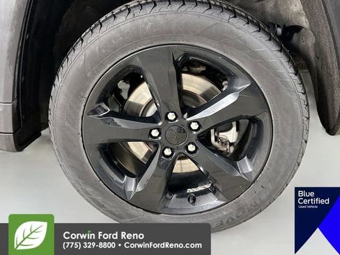 Used 2023 Jeep Grand Cherokee L Laredo AWD/4WD image 34