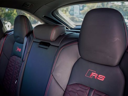 Used 2025 Audi RS 6 performance image 27