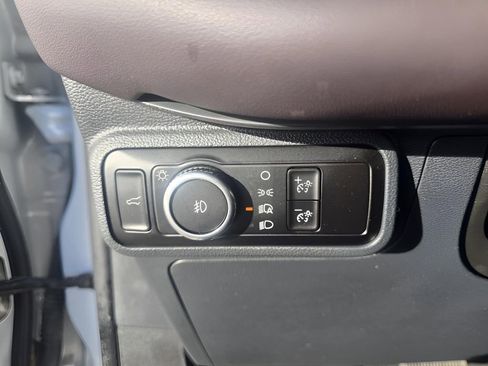 Used 2025 Ford Explorer Platinum w/ LUX Leather Package image 18