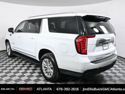 Certified 2022 GMC Yukon XL SLE image 3