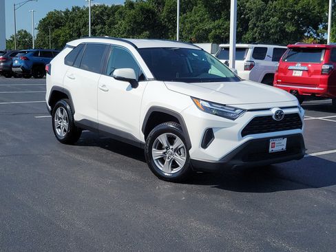 Certified 2024 Toyota RAV4 XLE FWD image 32