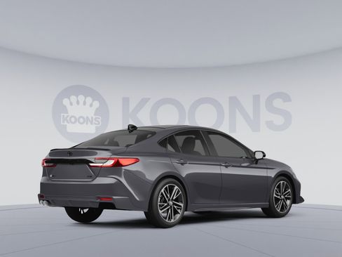 Used 2026 Toyota Camry SE image 4