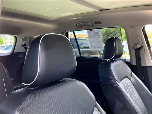 Certified 2024 Volkswagen Atlas SEL Premium R-Line image 22