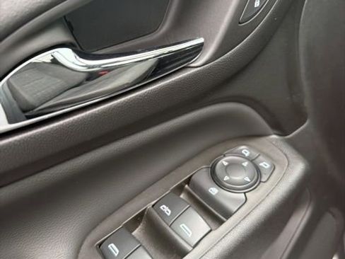 Used 2024 Chevrolet Equinox LT image 15