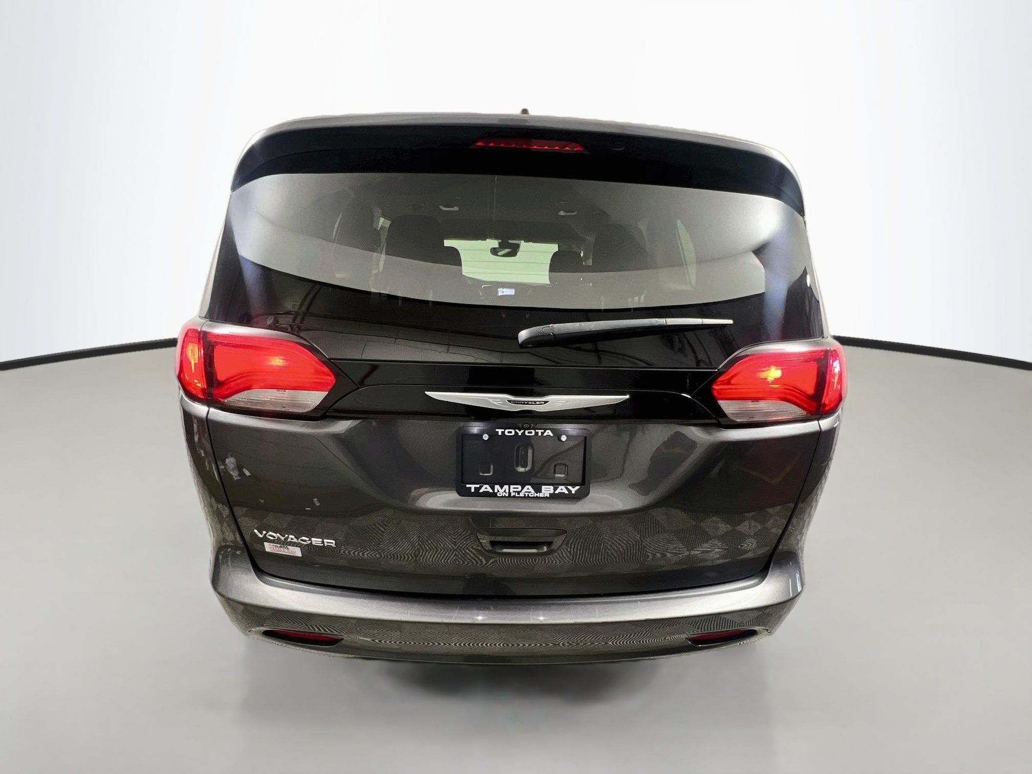 Used 2023 Chrysler Voyager LX FWD image 6