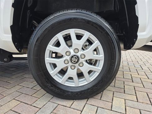 Certified 2025 Toyota Tacoma SR5 image 19