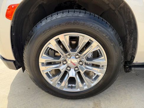 Used 2021 GMC Yukon XL Denali image 8