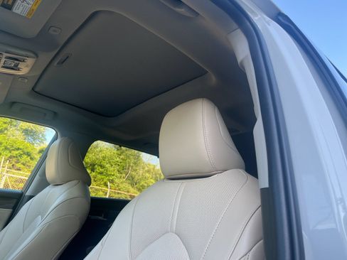 Used 2023 Toyota Highlander Limited AWD/4WD image 20