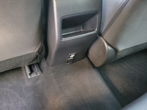 Used 2022 Toyota Corolla LE FWD image 12
