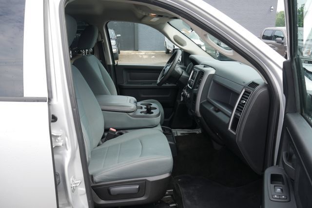 Used 2017 RAM 1500 Express AWD/4WD image 25