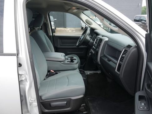 Used 2017 RAM 1500 Express AWD/4WD image 25
