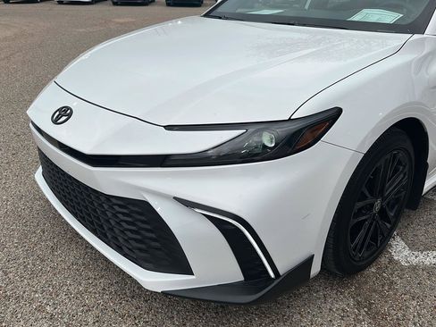 Used 2026 Toyota Camry SE image 9