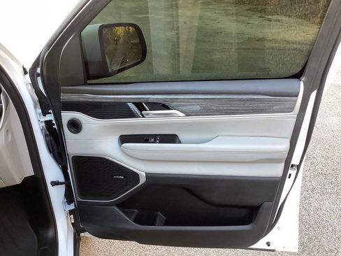 Used 2022 Jeep Wagoneer Series II w/ Premium Group I image 28