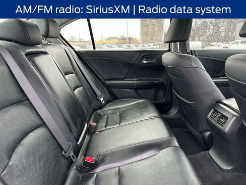 Used 2017 Honda Accord Touring image 12