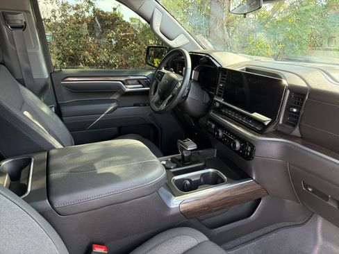 Used 2026 Chevrolet Silverado 1500 LT Trail Boss AWD/4WD image 6