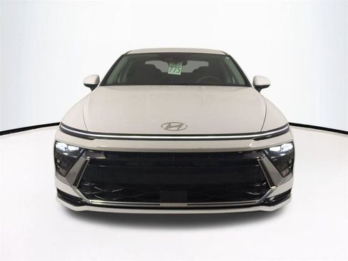 Used 2025 Hyundai Sonata SEL image 3