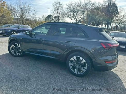 Used 2021 Audi e-tron Premium w/ Convenience Plus Package image 11