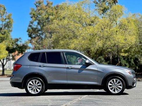 Used 2017 BMW X3 sDrive28i image 6