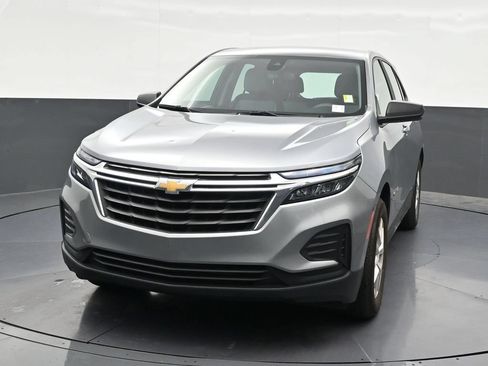 Used 2024 Chevrolet Equinox LS FWD image 9