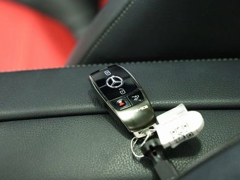 Used 2021 Mercedes-Benz GLA 35 AMG 4MATIC image 38