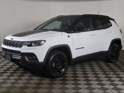 Used 2023 Jeep Compass Trailhawk AWD/4WD image 6
