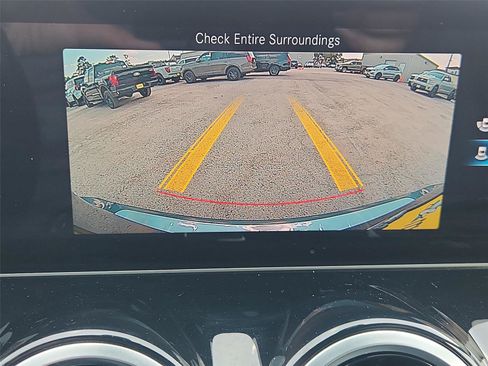 Used 2020 Mercedes-Benz GLB 250 w/ Premium Package image 14