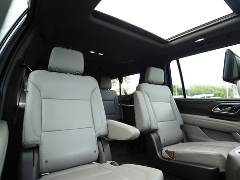 Used 2021 Chevrolet Suburban LT w/ Rear Media and Nav Package RWD image 15