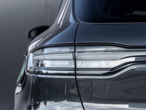 Used 2021 Porsche Macan S image 13