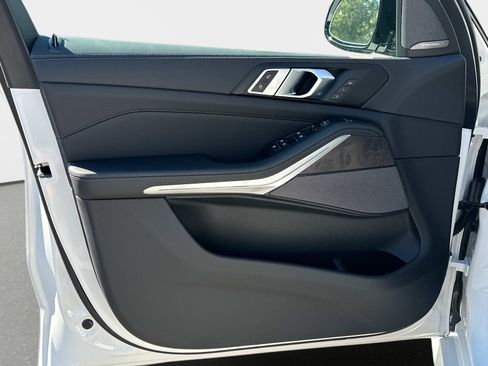 New 2026 BMW X5 sDrive40i w/ M Sport Package image 17