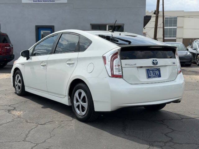 Used 2014 Toyota Prius Four w/ Solar Roof Package FWD image 5