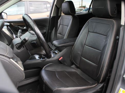 Used 2020 GMC Terrain Denali w/ Denali Premium Package AWD/4WD image 16