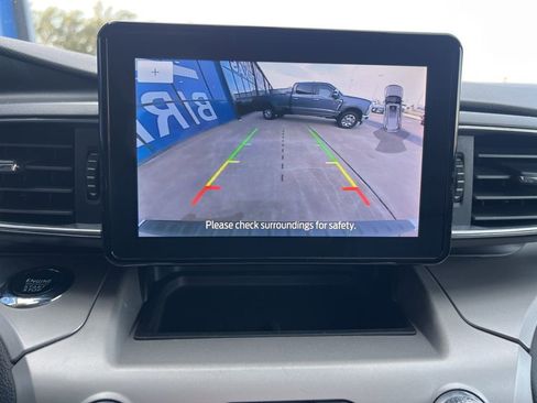 Used 2022 Ford Explorer XLT w/ Equipment Group 202A image 13