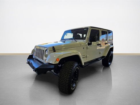 Used 2017 Jeep Wrangler Unlimited Sahara w/ Connectivity Group image 8