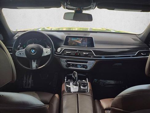 Used 2022 BMW 750Li xDrive AWD/4WD image 18