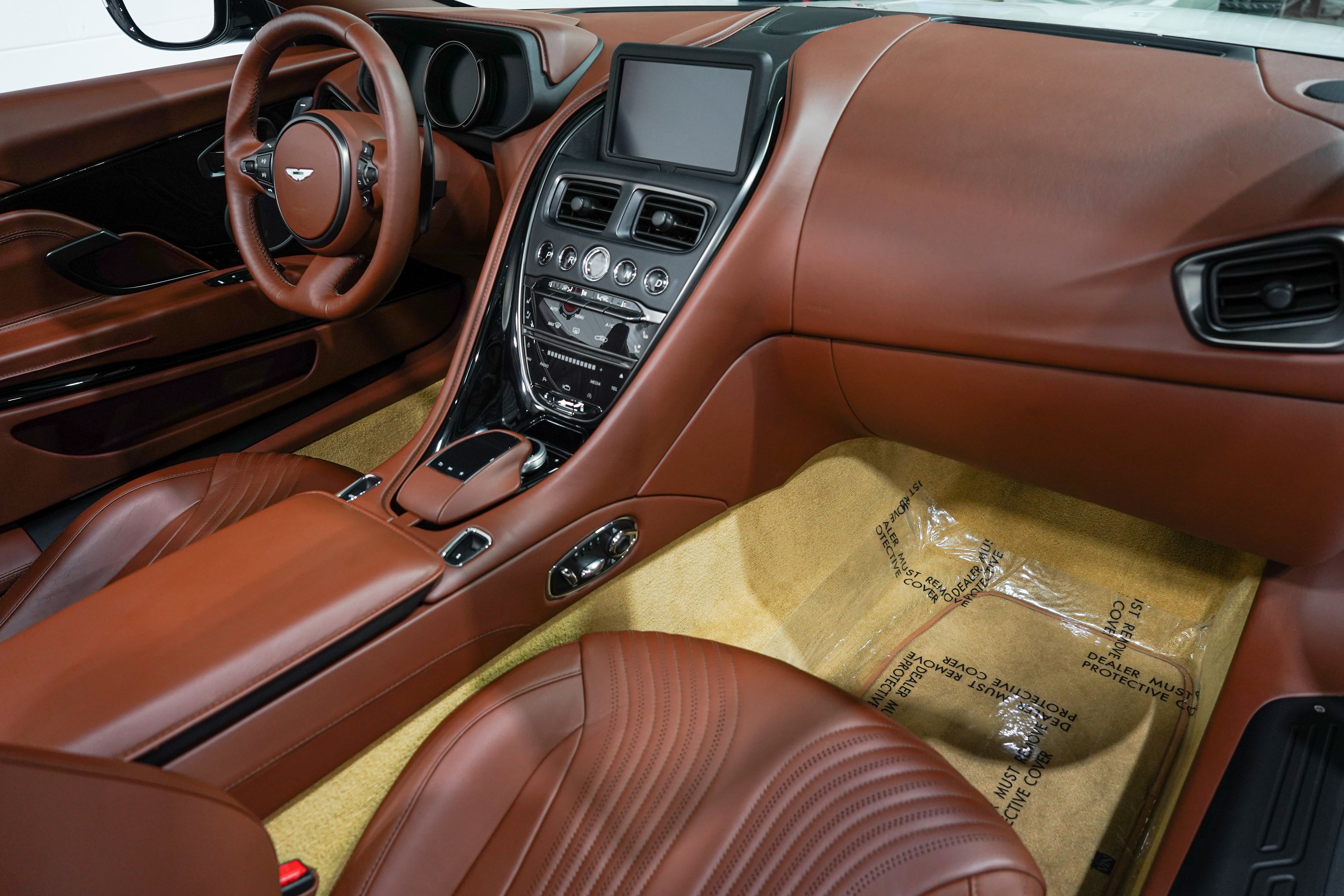 Used 2020 Aston Martin DB11 Volante RWD image 17