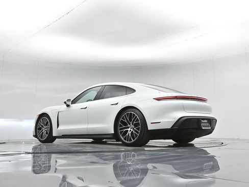 Used 2021 Porsche Taycan 4S image 50