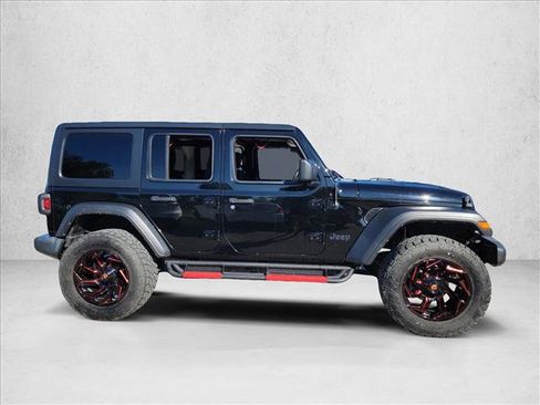 Used 2022 Jeep Wrangler Unlimited Willys image 4