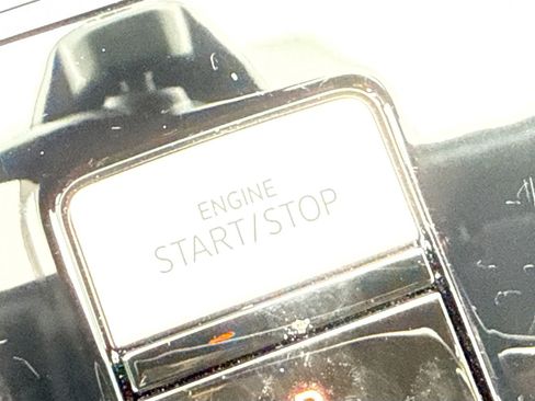 Used 2025 Volkswagen Golf R Black Edition w/ Euro Stye Package image 35