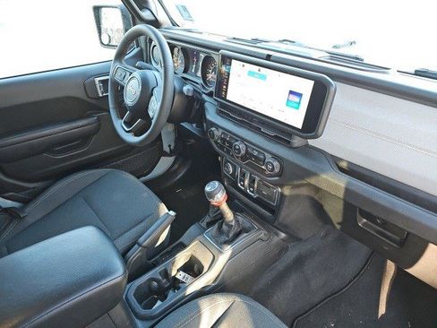 Used 2024 Jeep Wrangler Sport S image 14