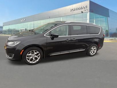 Used 2019 Chrysler Pacifica Touring-L Plus w/ Tire & Wheel Group