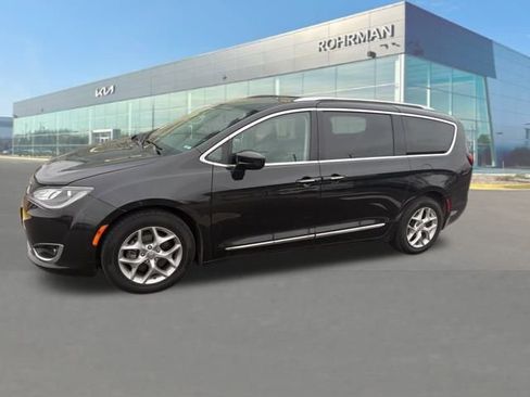 Used 2019 Chrysler Pacifica Touring-L Plus w/ Tire & Wheel Group image 1