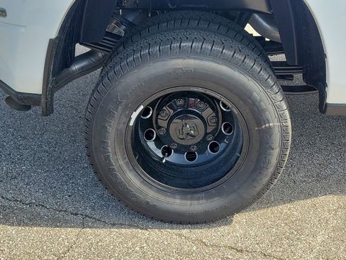 New 2026 RAM 3500 Big Horn AWD/4WD image 5