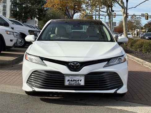Used 2019 Toyota Camry XLE image 2