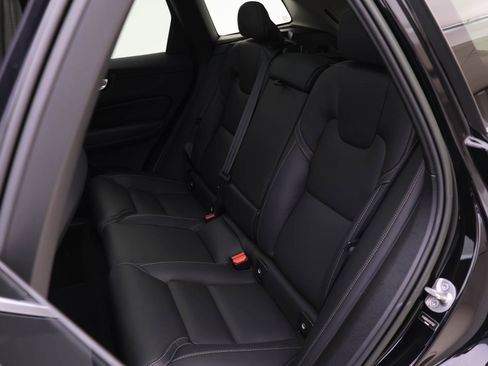 Certified 2023 Volvo XC60 B6 Ultimate w/ Protection Package Premier image 13