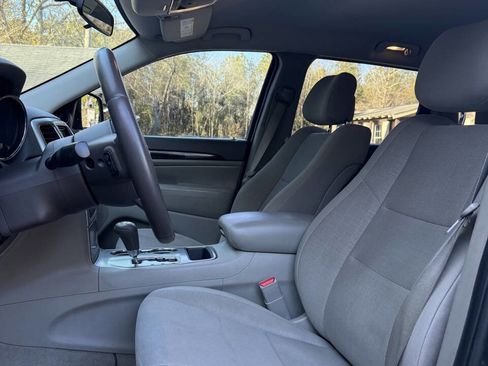 Used 2011 Jeep Grand Cherokee Laredo image 8