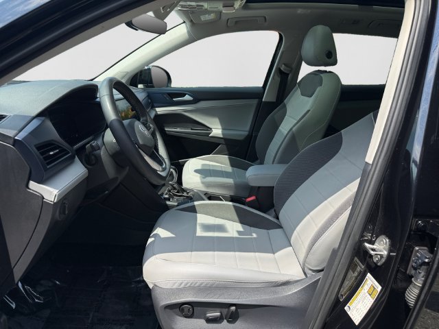 Certified 2024 Volkswagen Taos SE w/ Panoramic Sunroof Package FWD image 11