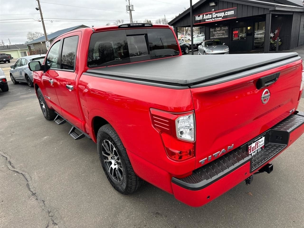 Used 2021 Nissan Titan SV RWD image 5