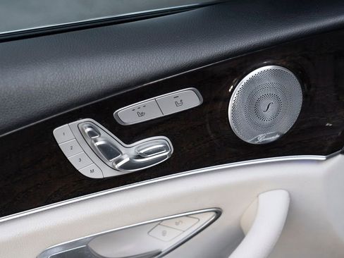 Used 2017 Mercedes-Benz E 300 image 15