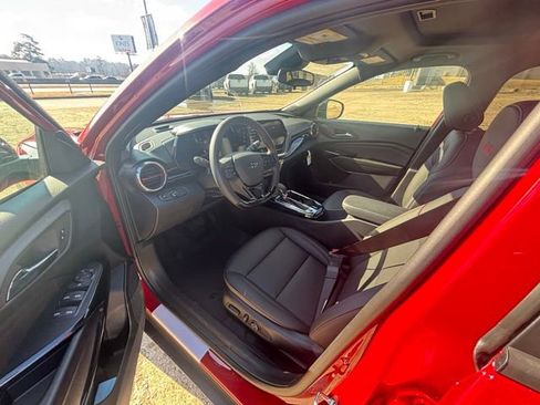 New 2026 Chevrolet Trax RS w/ Sunroof Package image 8