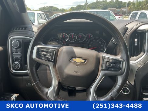 Used 2020 Chevrolet Silverado 1500 LTZ AWD/4WD image 18